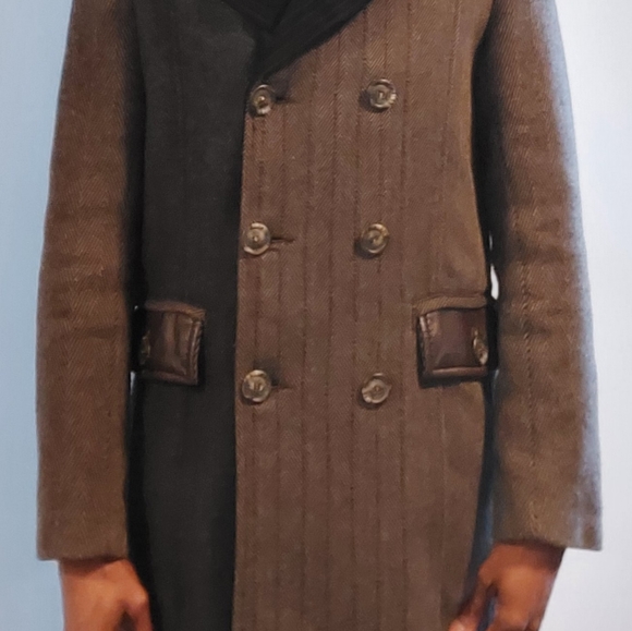 Coat - Picture 3 of 4